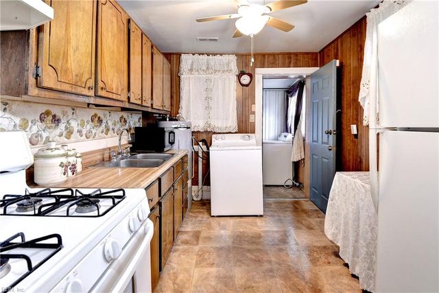 806 Pocahontas PL, Hampton, VA 23661