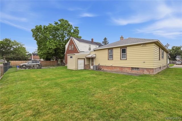 2743 Livingston Avenue, Niagara Falls, NY 14303