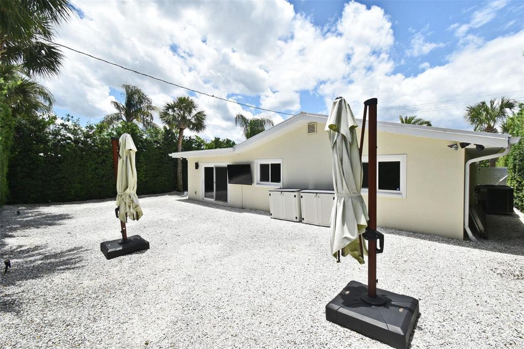 Image 40 of property listing at 507 N PENINSULA AVENUE, New Smyrna Beach, FL 32169