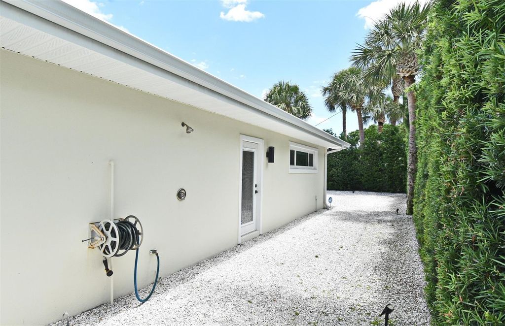 Image 45 of property listing at 507 N PENINSULA AVENUE, New Smyrna Beach, FL 32169