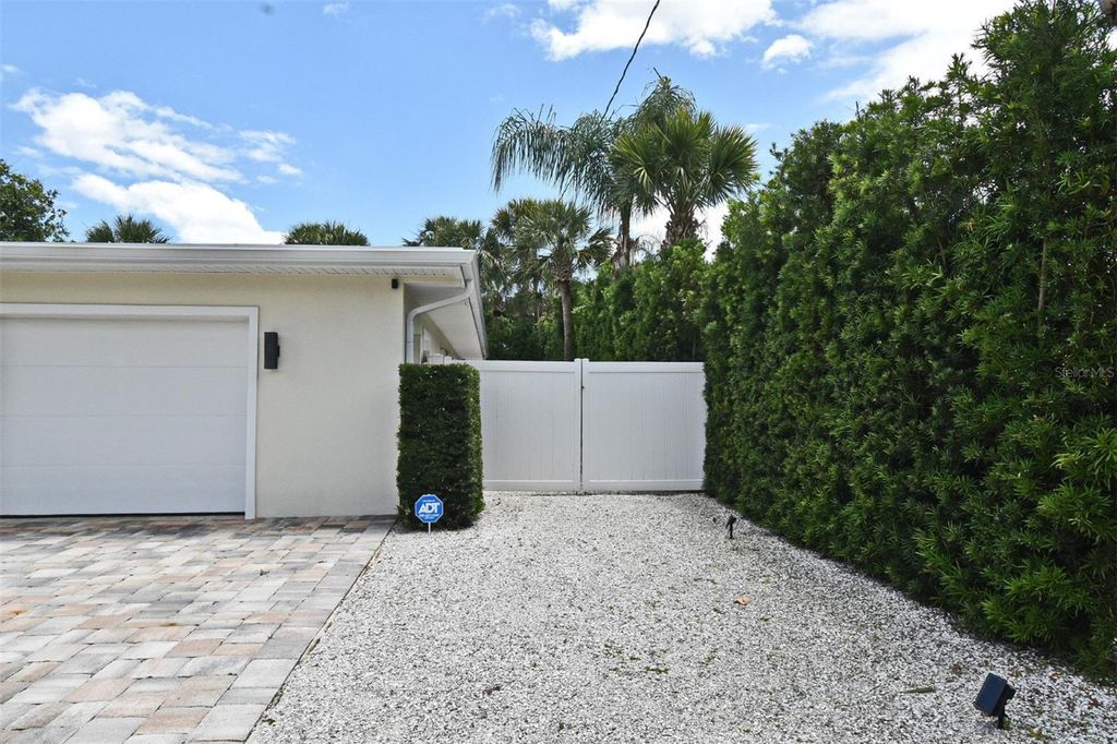 Image 46 of property listing at 507 N PENINSULA AVENUE, New Smyrna Beach, FL 32169