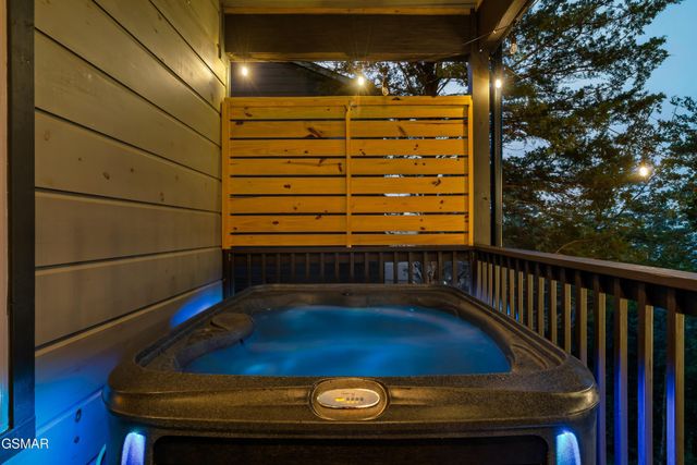 2125 Eagle Feather Drive, Sevierville, TN 37876