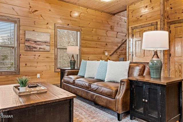2125 Eagle Feather Drive, Sevierville, TN 37876