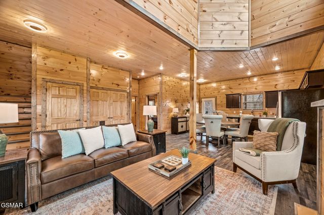 2125 Eagle Feather Drive, Sevierville, TN 37876