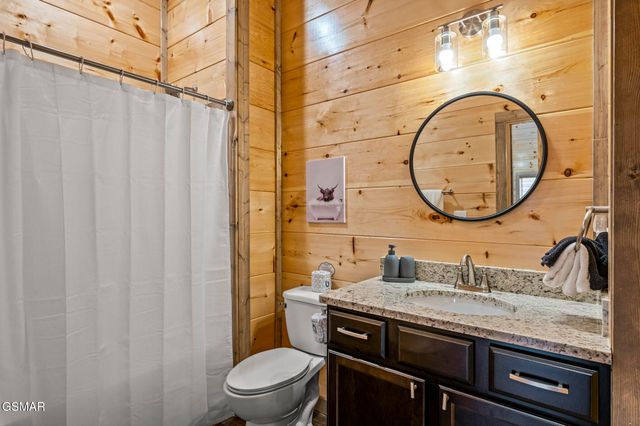 2125 Eagle Feather Drive, Sevierville, TN 37876