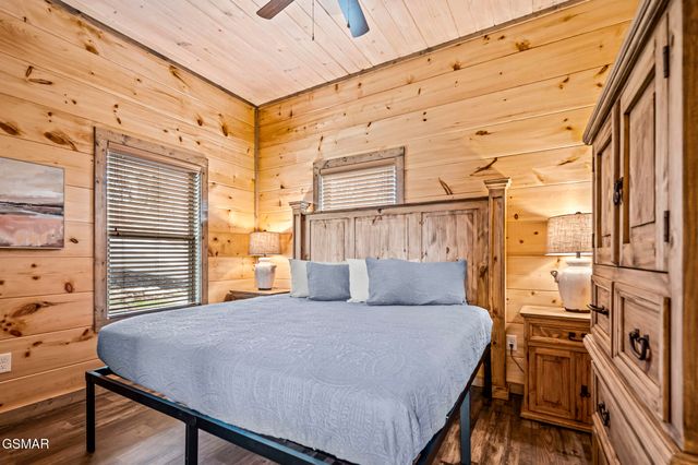 2125 Eagle Feather Drive, Sevierville, TN 37876