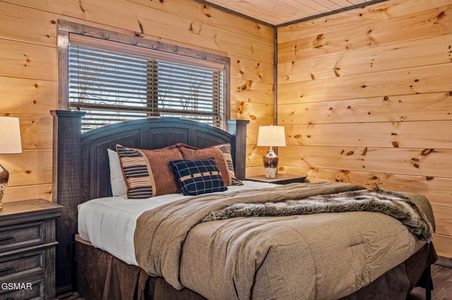 2125 Eagle Feather Drive, Sevierville, TN 37876