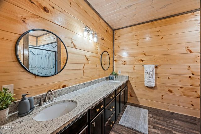 2125 Eagle Feather Drive, Sevierville, TN 37876