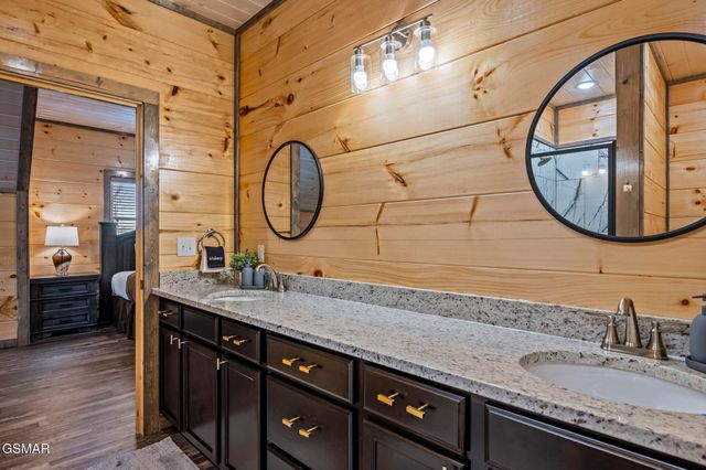 2125 Eagle Feather Drive, Sevierville, TN 37876
