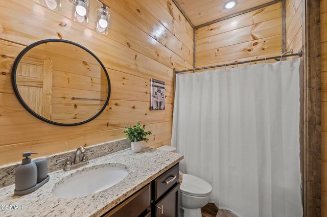 2125 Eagle Feather Drive, Sevierville, TN 37876