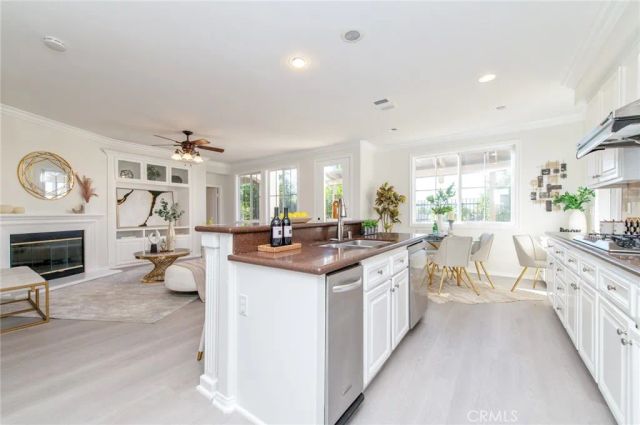 143 Weathervane, Irvine, CA 92603