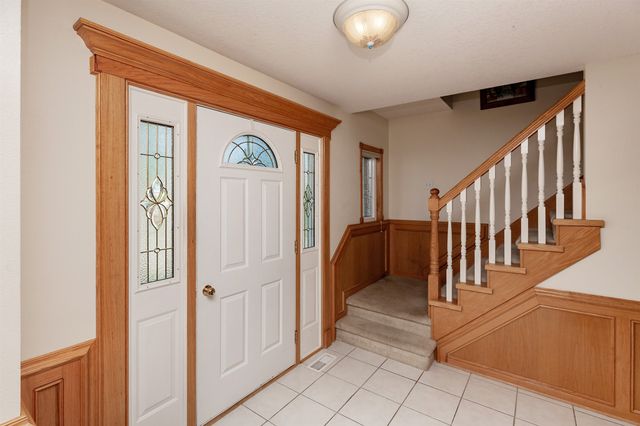 7077 Ridgedale Court, Johnston, IA 50131