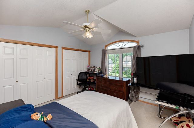 7077 Ridgedale Court, Johnston, IA 50131