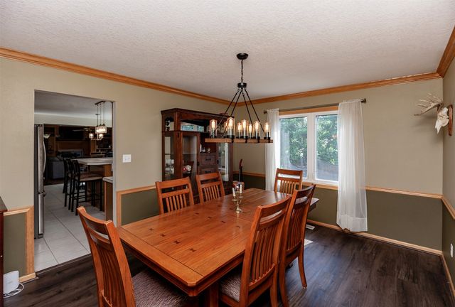 7077 Ridgedale Court, Johnston, IA 50131