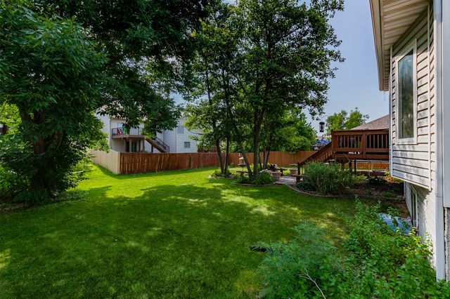7077 Ridgedale Court, Johnston, IA 50131
