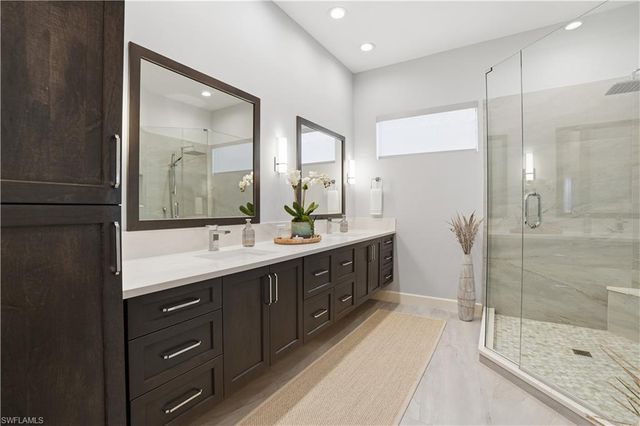 8665 Dilillo CT, Naples, FL 34119