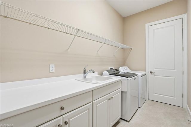 8665 Dilillo CT, Naples, FL 34119