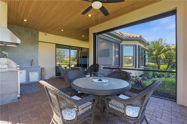 8665 Dilillo CT, Naples, FL 34119