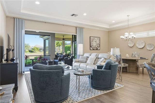 8665 Dilillo CT, Naples, FL 34119