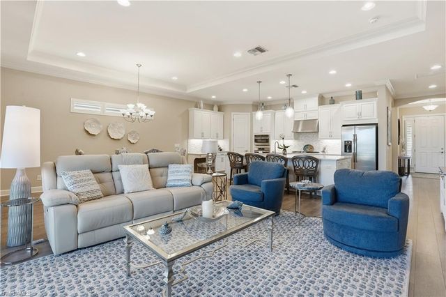 8665 Dilillo CT, Naples, FL 34119