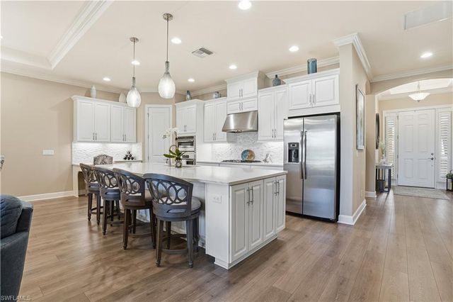 8665 Dilillo CT, Naples, FL 34119