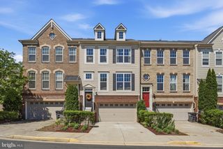 9026 PHITA LN, Manassas Park, VA 20111