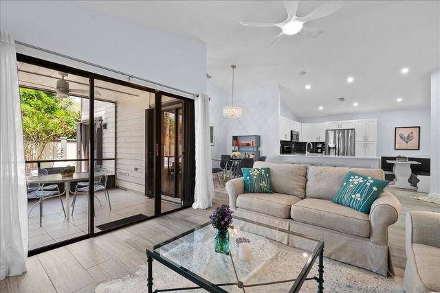 13371 Bedford Mews Court, Wellington, FL 33414