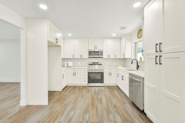 6610 Coneley Drive C879D, Pearland, TX 77584