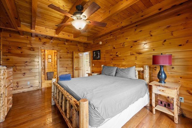 725 Big Bear Ridge Road, Gatlinburg, TN 37738
