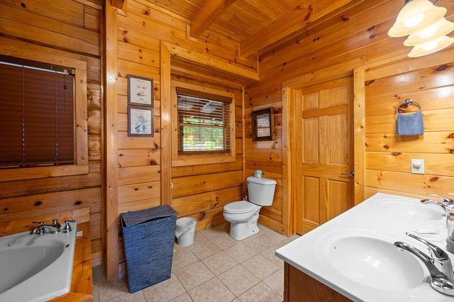 725 Big Bear Ridge Road, Gatlinburg, TN 37738