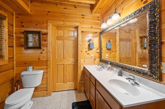 725 Big Bear Ridge Road, Gatlinburg, TN 37738