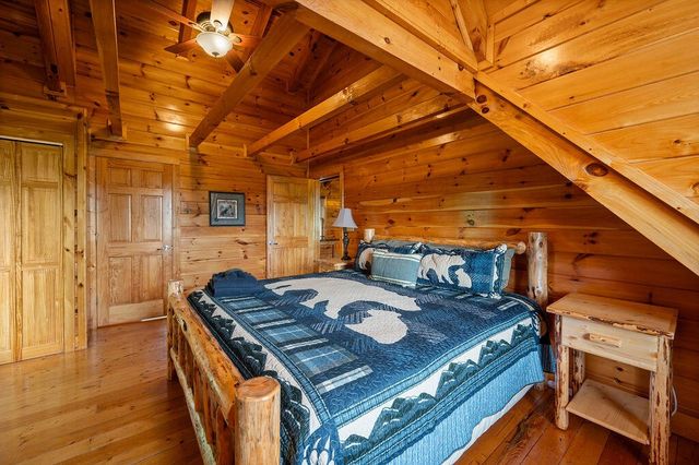 725 Big Bear Ridge Road, Gatlinburg, TN 37738