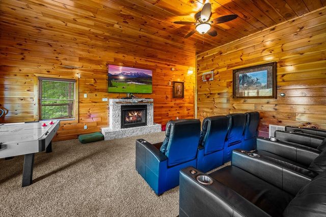 725 Big Bear Ridge Road, Gatlinburg, TN 37738