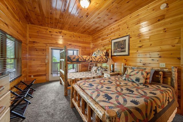 725 Big Bear Ridge Road, Gatlinburg, TN 37738