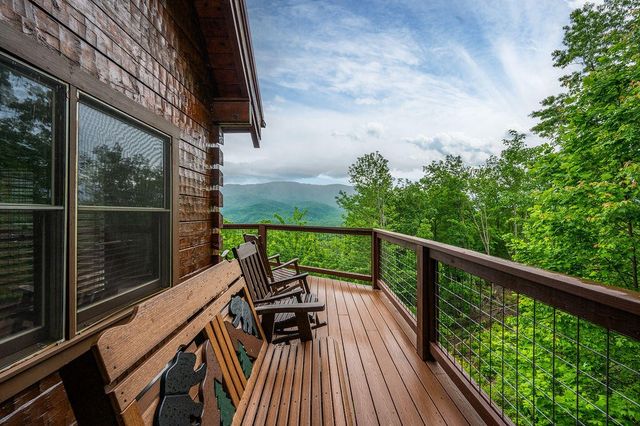 725 Big Bear Ridge Road, Gatlinburg, TN 37738