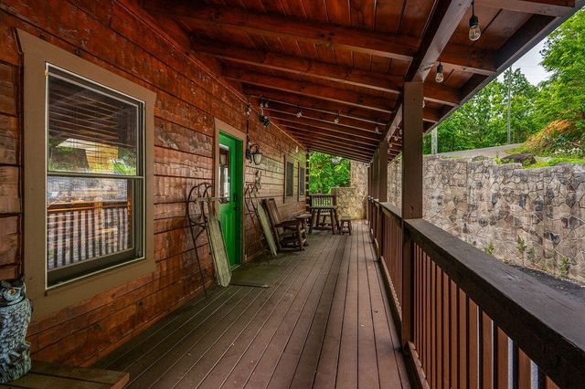 725 Big Bear Ridge Road, Gatlinburg, TN 37738