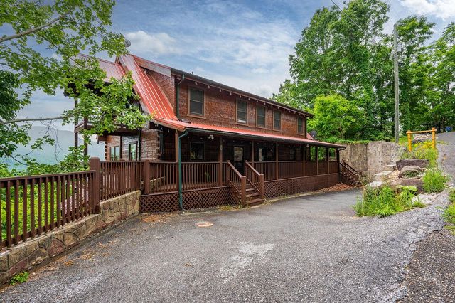 725 Big Bear Ridge Road, Gatlinburg, TN 37738