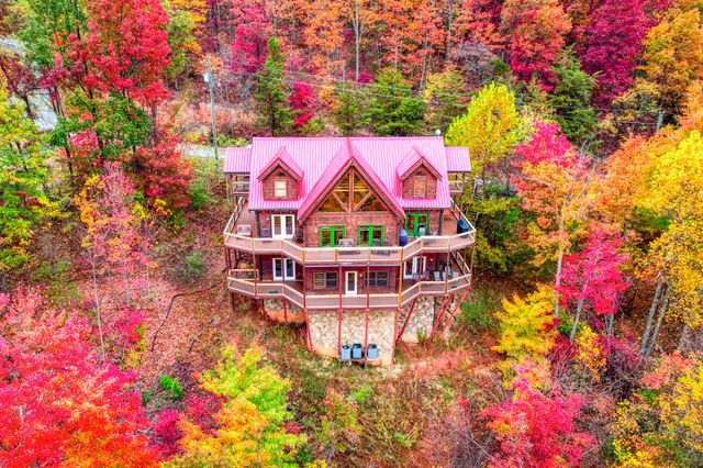 725 Big Bear Ridge Road, Gatlinburg, TN 37738