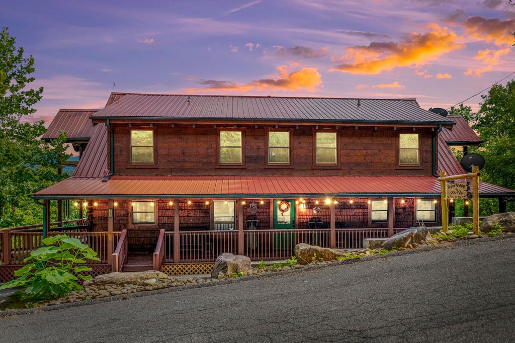 725 Big Bear Ridge Road, Gatlinburg, TN 37738