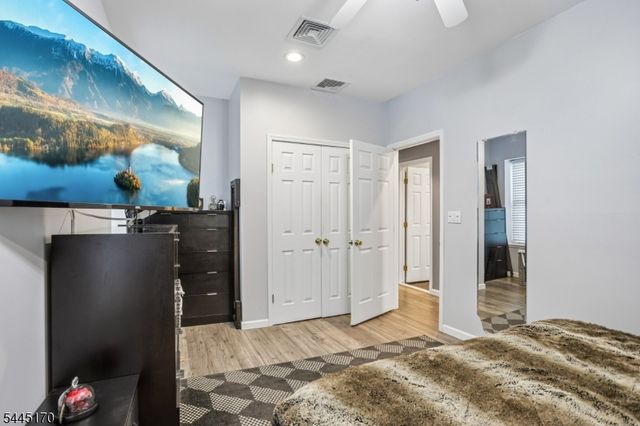49 Wall St, Rockaway Boro, NJ 07866