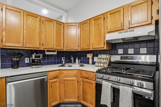 49 Wall St, Rockaway Boro, NJ 07866