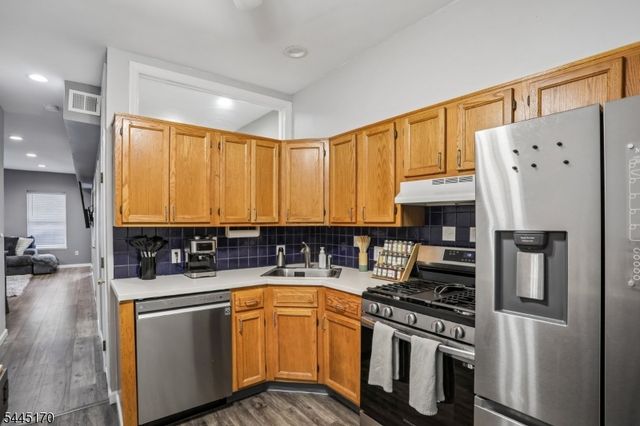 49 Wall St, Rockaway Boro, NJ 07866