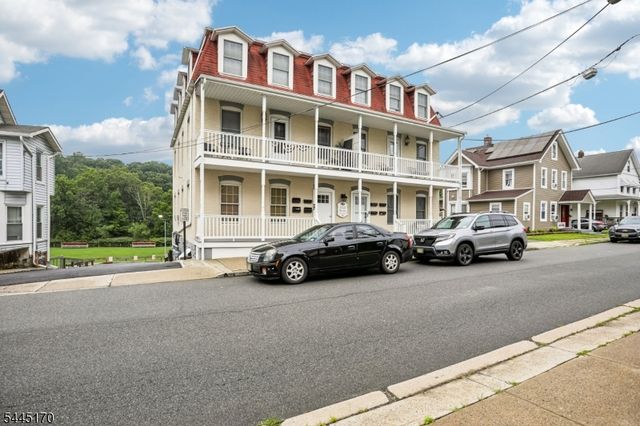 49 Wall St, Rockaway Boro, NJ 07866