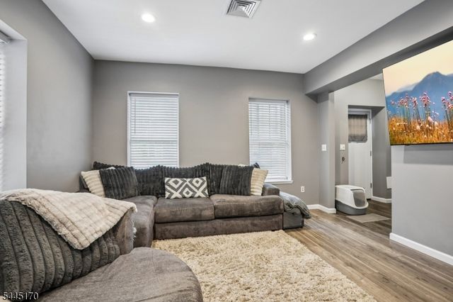 49 Wall St, Rockaway Boro, NJ 07866