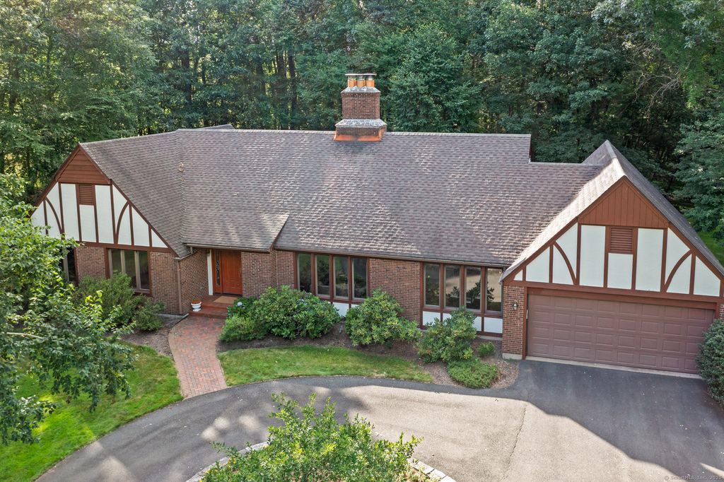 1 Cobblestone Road, Glastonbury, CT 06033