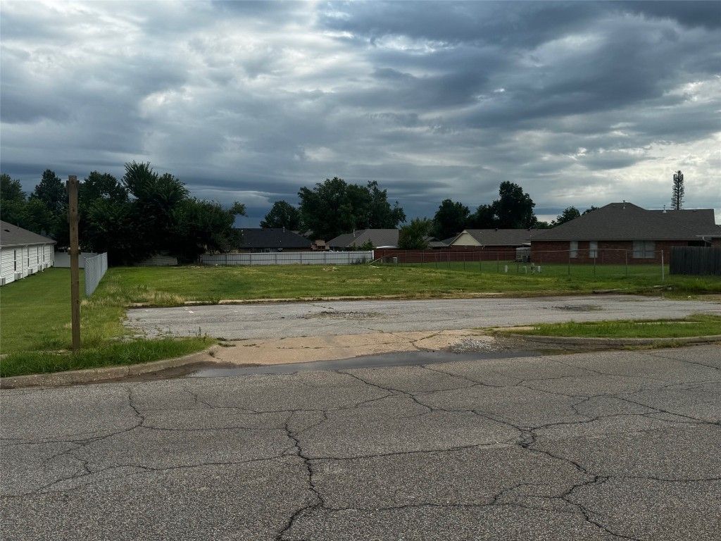 30 Ken Del Drive, Shawnee, OK 74804