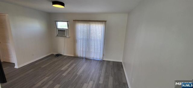 91 Fairhaven Drive, Midland Park, NJ 07432