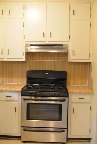 633 Candlewick Lane NW, Lilburn, GA 30047