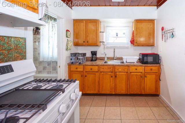 54 Walnut Street, River Rouge, MI 48218