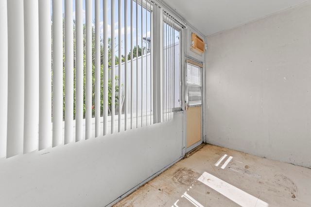 1950 Lake Osborne Drive 9, Lake Worth Beach, FL 33461